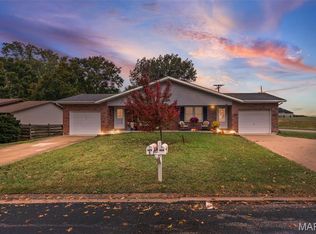 101 Jefferson Dr, Waterloo, IL 62298