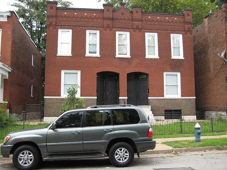 2235 Indiana Ave #2 — Photo 2