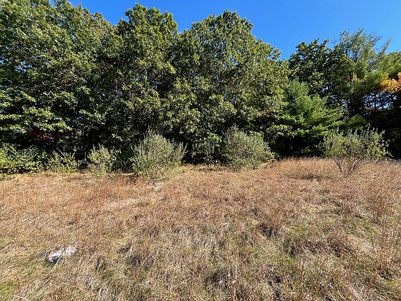 4th image of 461 Lincoln Rd