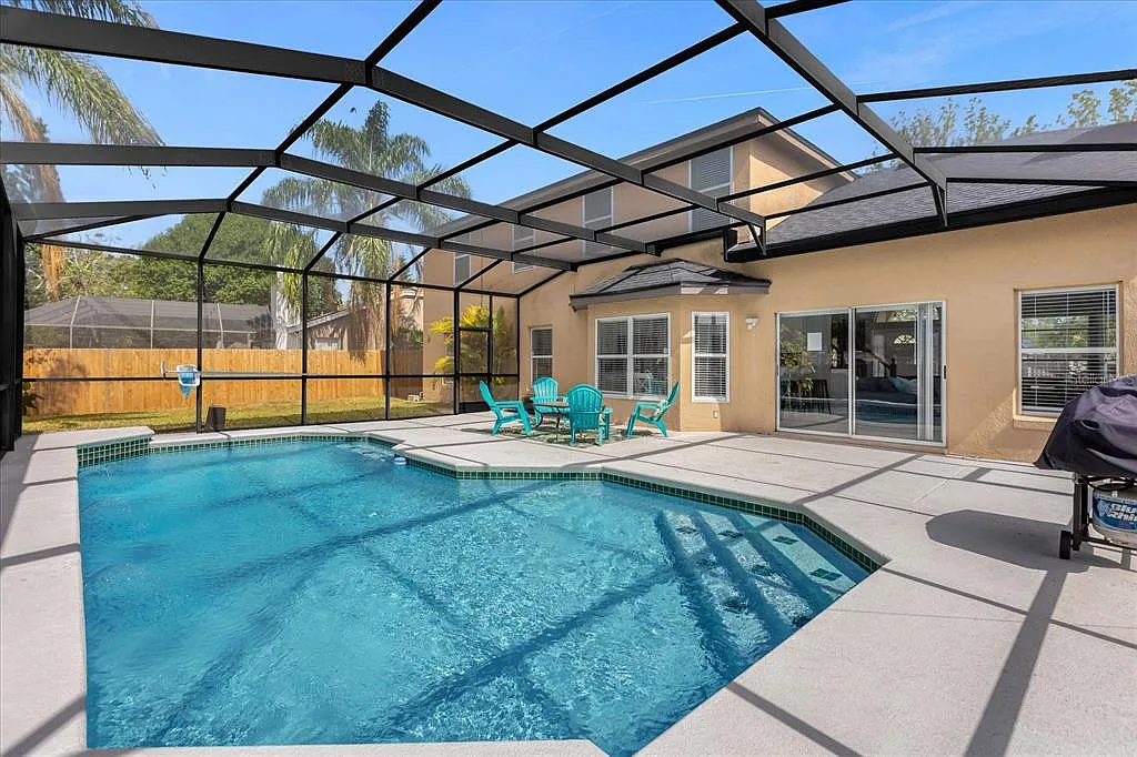 4 bed, 2.5 bath, 2354 sqft, $3,800 — Photo 2