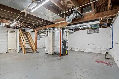 425 35th St NE — Photo 9