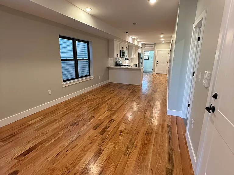 76 Barbara St #3 — Photo 2