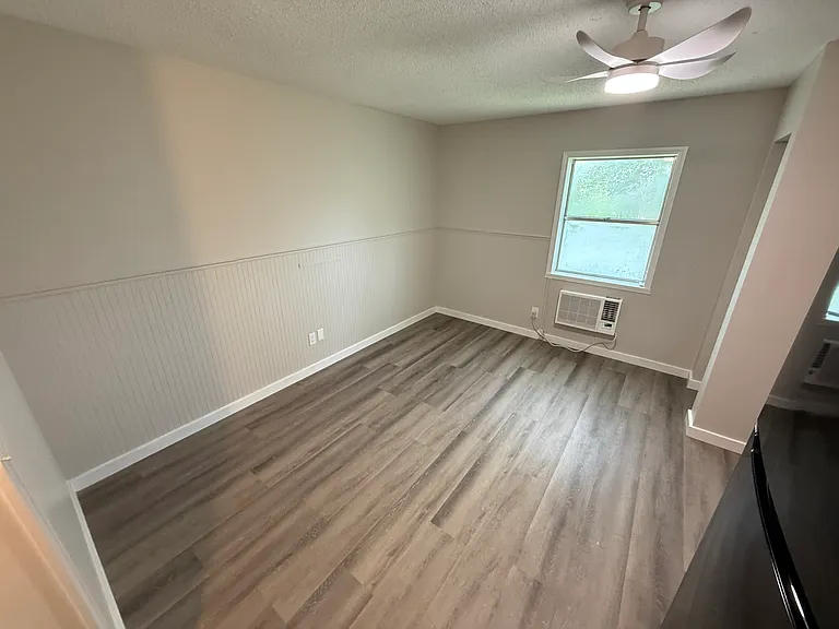 Pine Valley Apartments — Photo 16