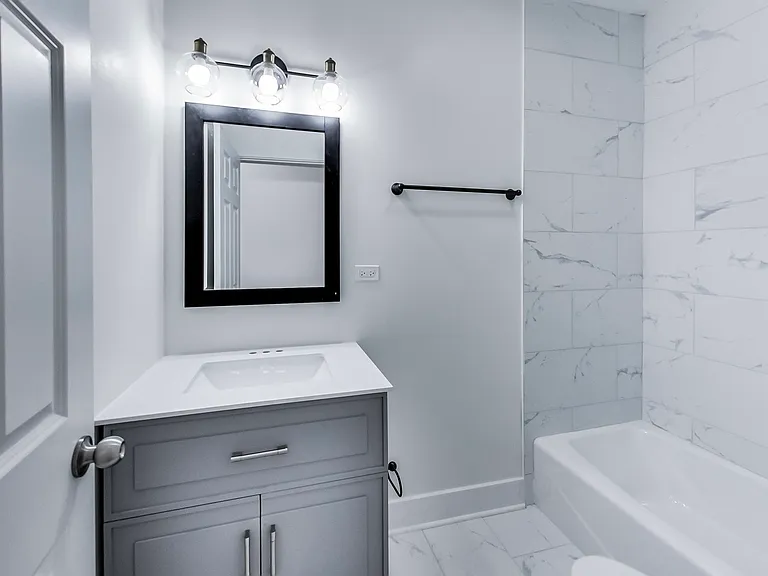 815 S Carpenter St #1R — Photo 11