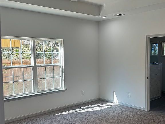 5th image of 214 W Hurley Ave
