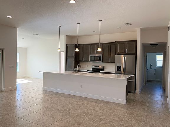 2nd image of 10392 Silver Maple Ave