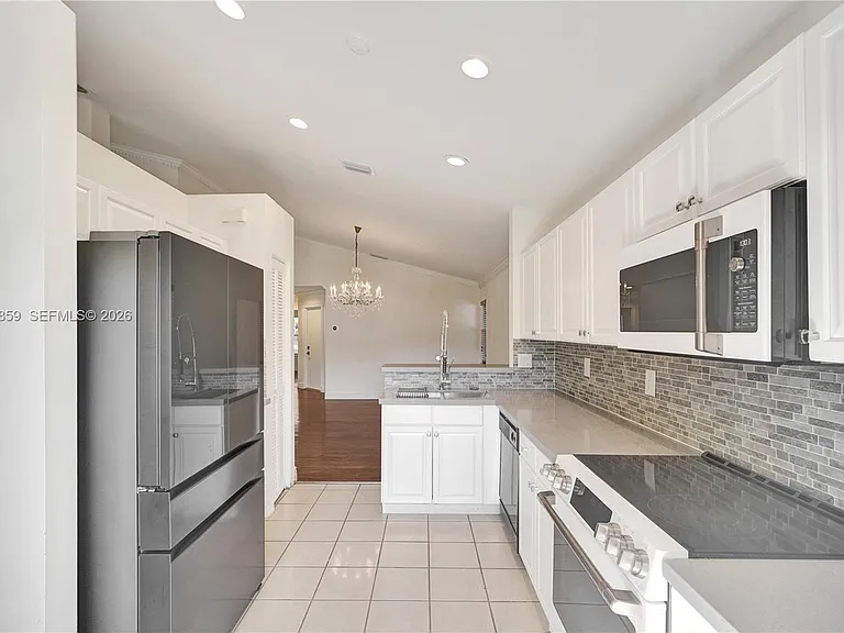 658 Stanton Dr — Photo 27