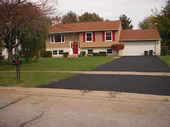 2nd image of 171 Mark Ln