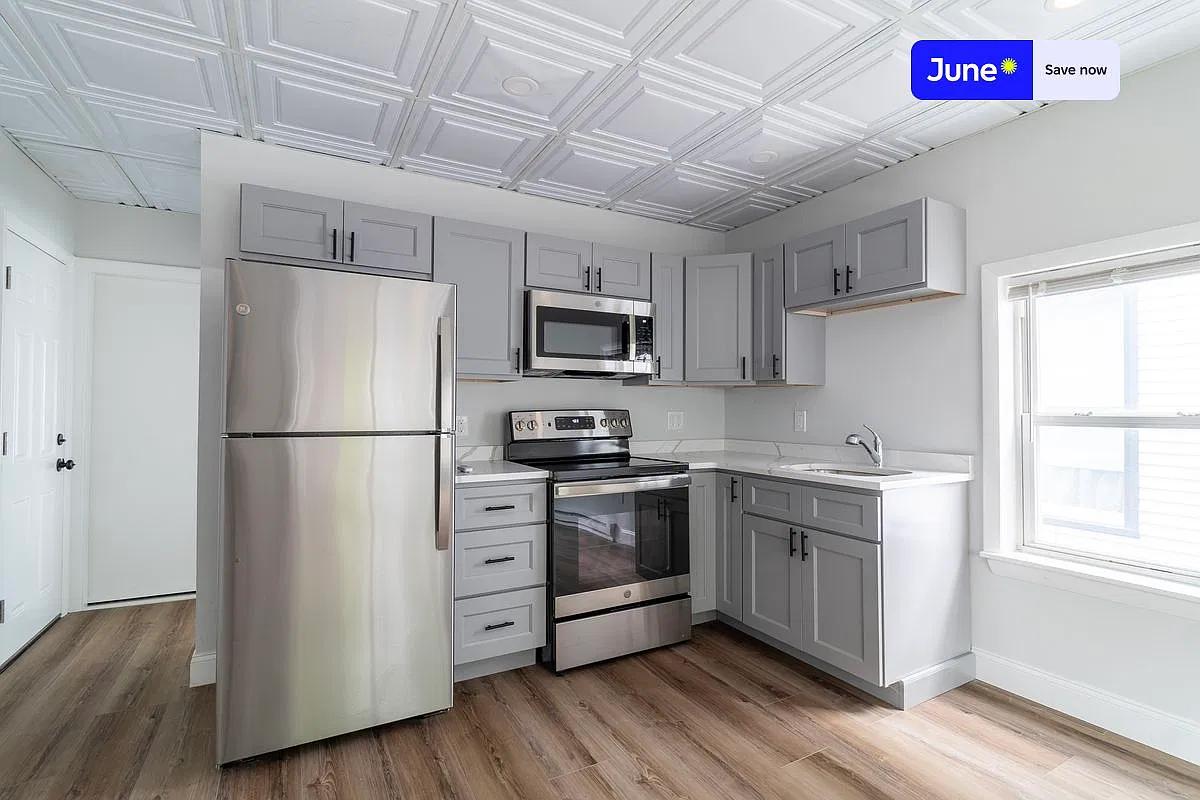 1 bedroom in Somerville on a flexible lease #1758 — Photo 2