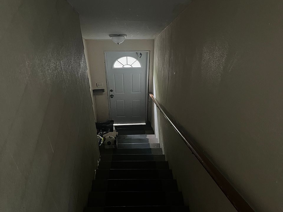 Stairway to unit