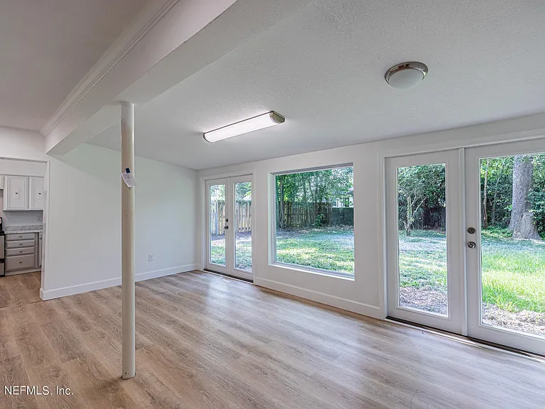 1404 Jean Ct — Photo 10