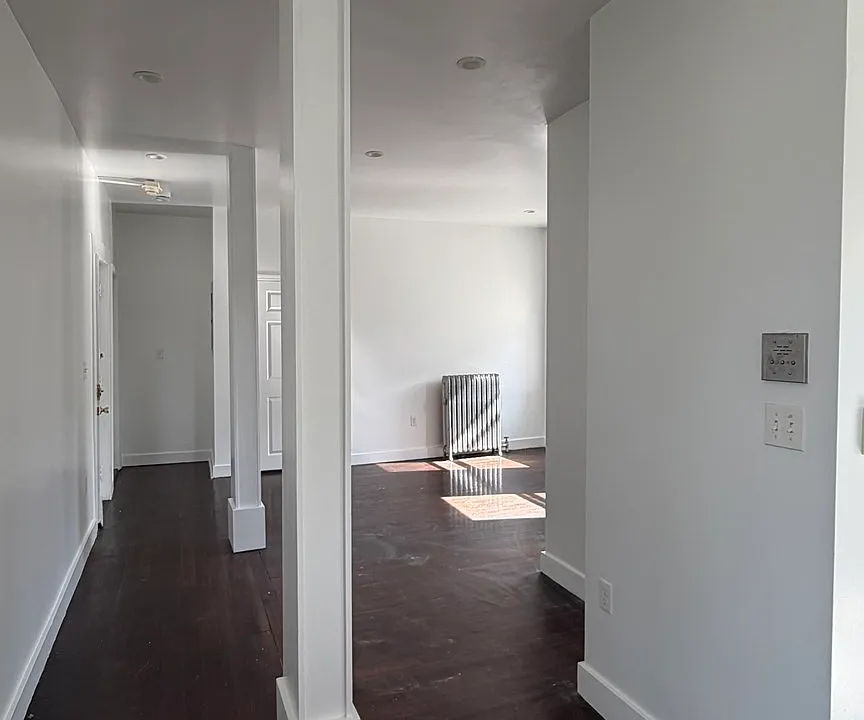 4 Hamlet St #4