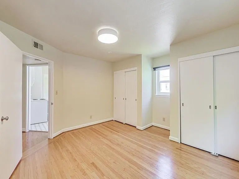 2208 Lakeshore Ave #311 — Photo 16