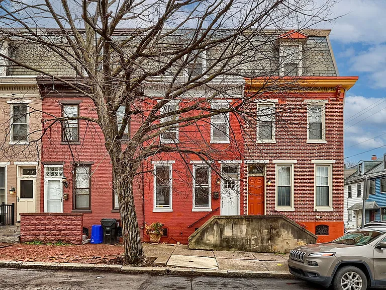 207 Calder St — Photo 28