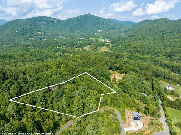 5 Autumn Trail Ln, Asheville, NC 28803
