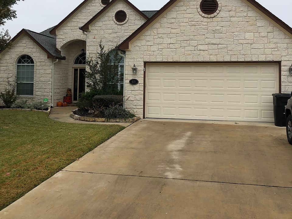 1st image of 612 Persimmon Ct