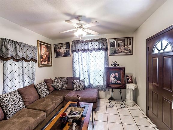 3rd image of 318 Donna Ave