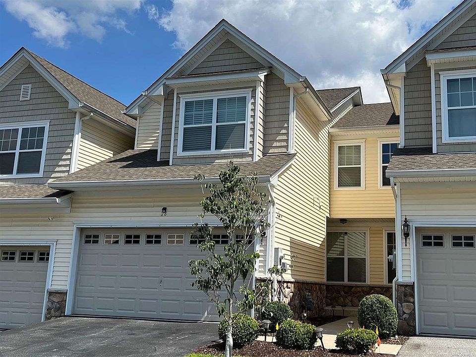 1st image of 28 Fieldstone Dr