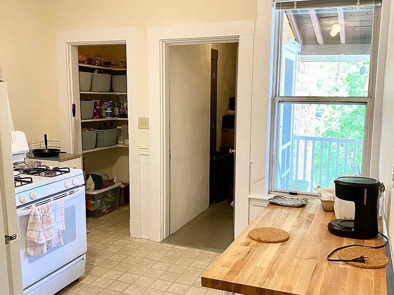 702 Green St #1 — Photo 7