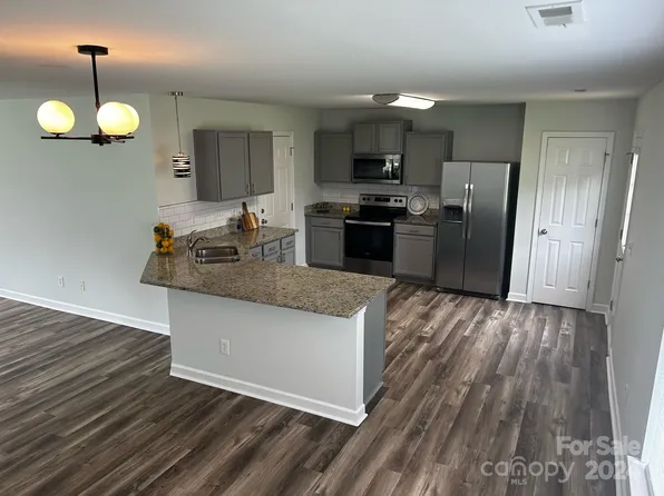 2047 Sonoma Valley Dr, Charlotte, NC 28214