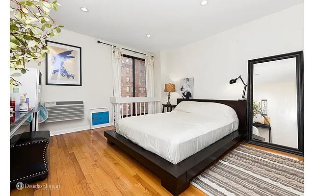 Rented by Douglas Elliman | media 15