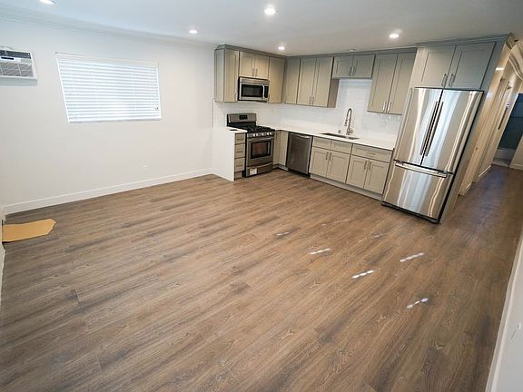 2nd image of 325 N La Fayette Park Pl