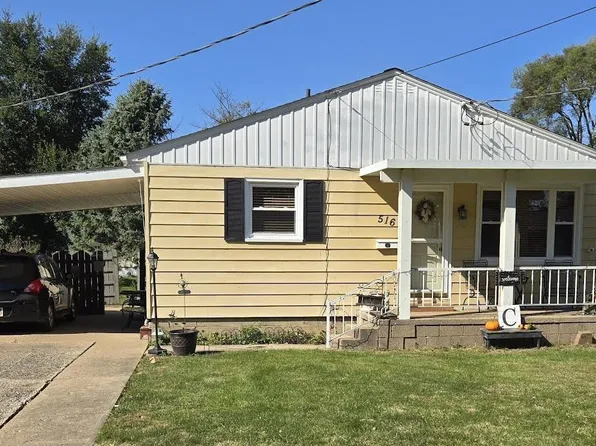 516 N 6th Ave, Canton, IL 61520