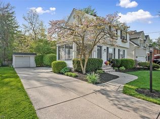 424 Vineland Rd, Bay Village, OH 44140