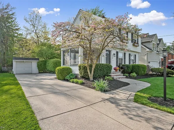 424 Vineland Rd, Bay Village, OH 44140