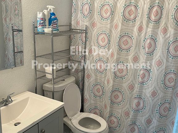 5th image of 319 N Ash St #6