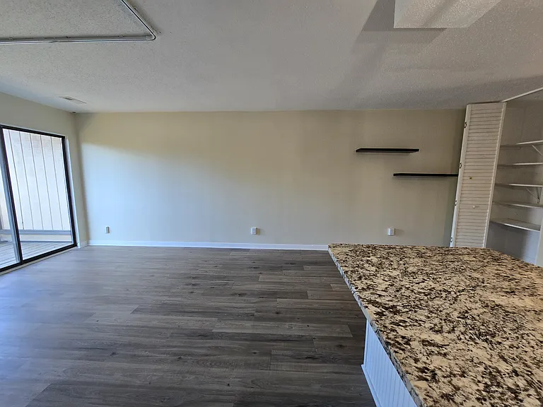 3071 Huntleigh Dr — Photo 12