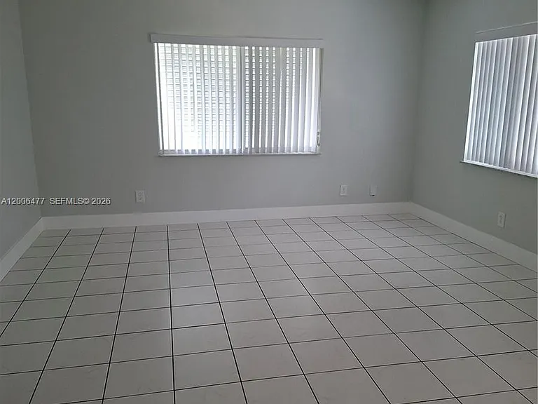 1814 SW 97th Ter #A — Photo 5