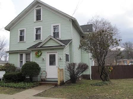 1st image of 419 E Main St