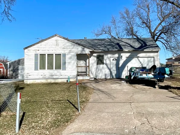 808 Scenic Cir, Oakland, IA 51560