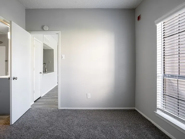 Ronan Apartment Homes — Photo 58
