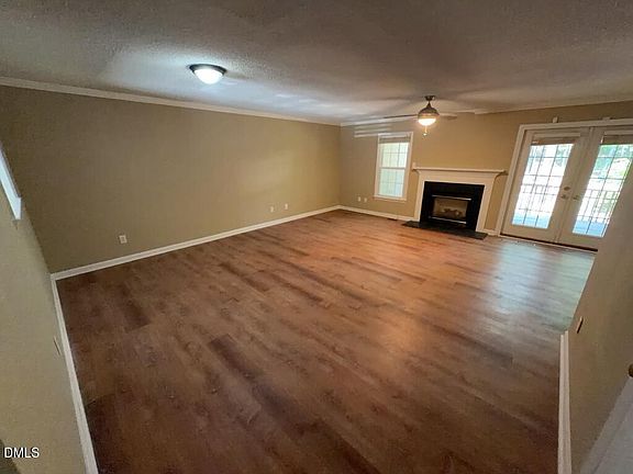 4th image of 4415 Antique Ln