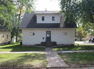 917 W Center St, Madison, SD 57042