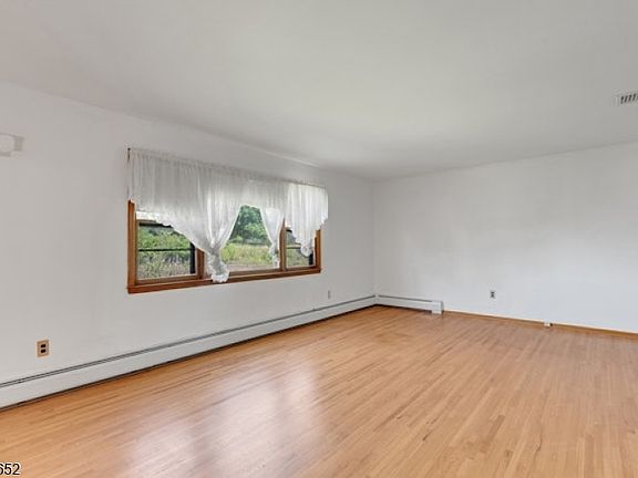 4th image of 633 Totowa Rd