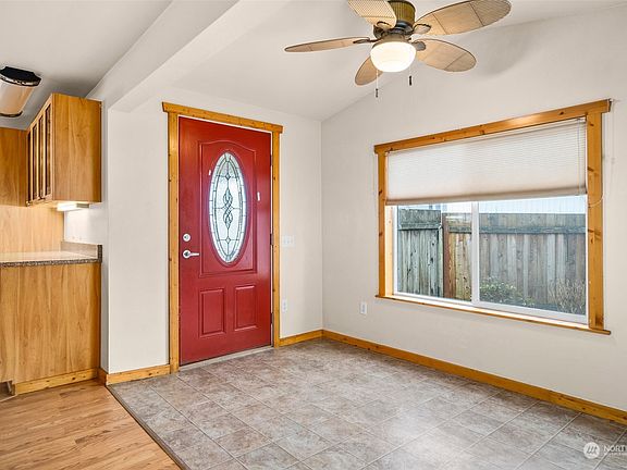 5th image of 5410 Yakima Lane SE