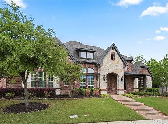 2nd image of 204 Marie Cir