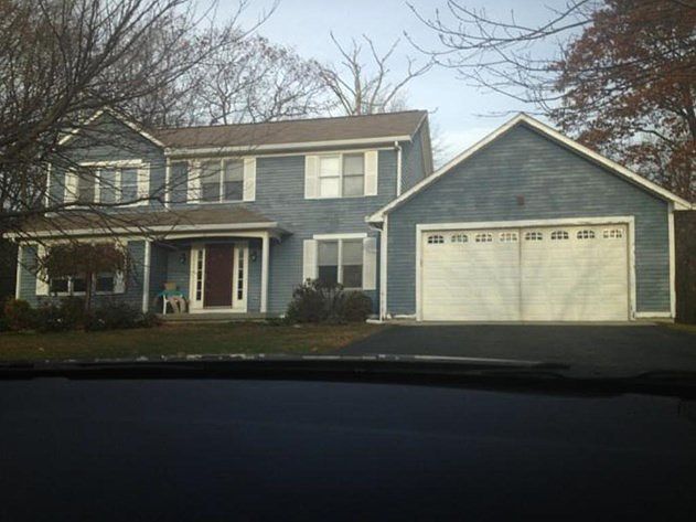 2nd image of 32 Derbyshire Dr