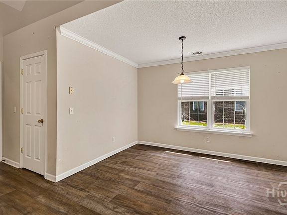 5th image of 262 Silver Brook Circle