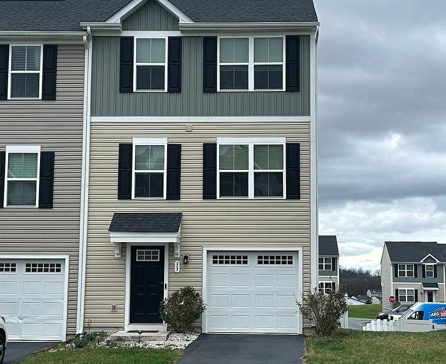 1st image of 33 Sebago Pl