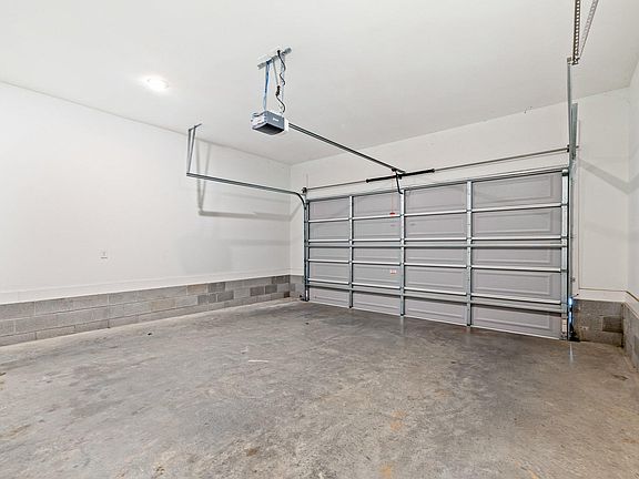 3rd image of 530 Edwin St #10