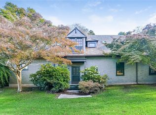 33 Beacon Hill Rd, Newport, RI 02840