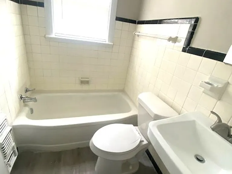 837 Fulton Ave — Photo 6