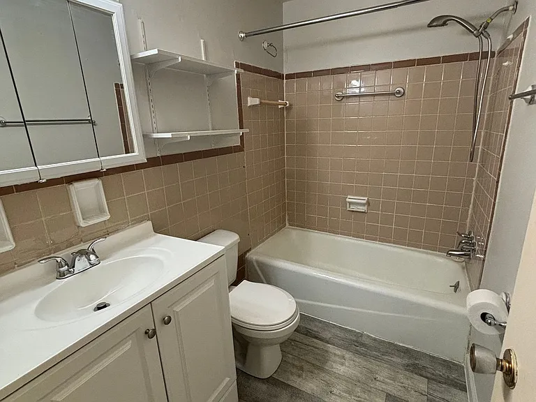 Olympia Park Apartments 1 and 2 Bedroom Units Available THIS SUMMER! — Photo 14