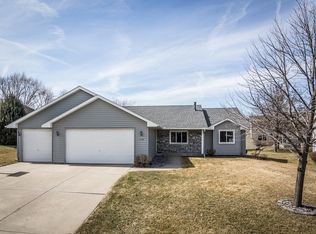 1438 Homestead St, Shakopee, MN 55379