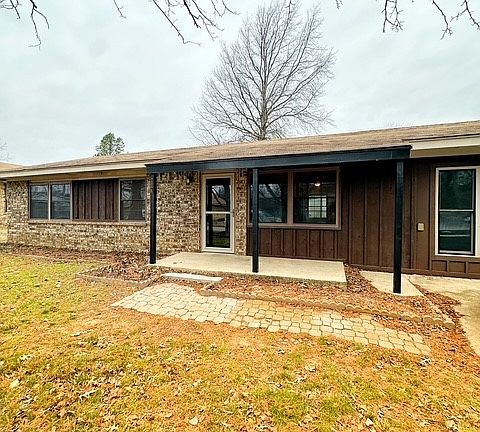 3rd image of 224 Lakeview Dr