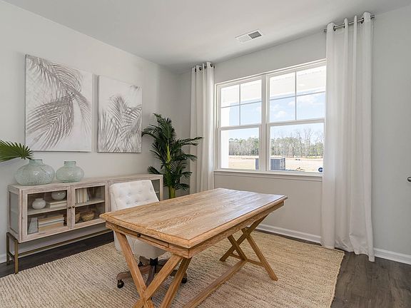 4th image of 601 Layla Way